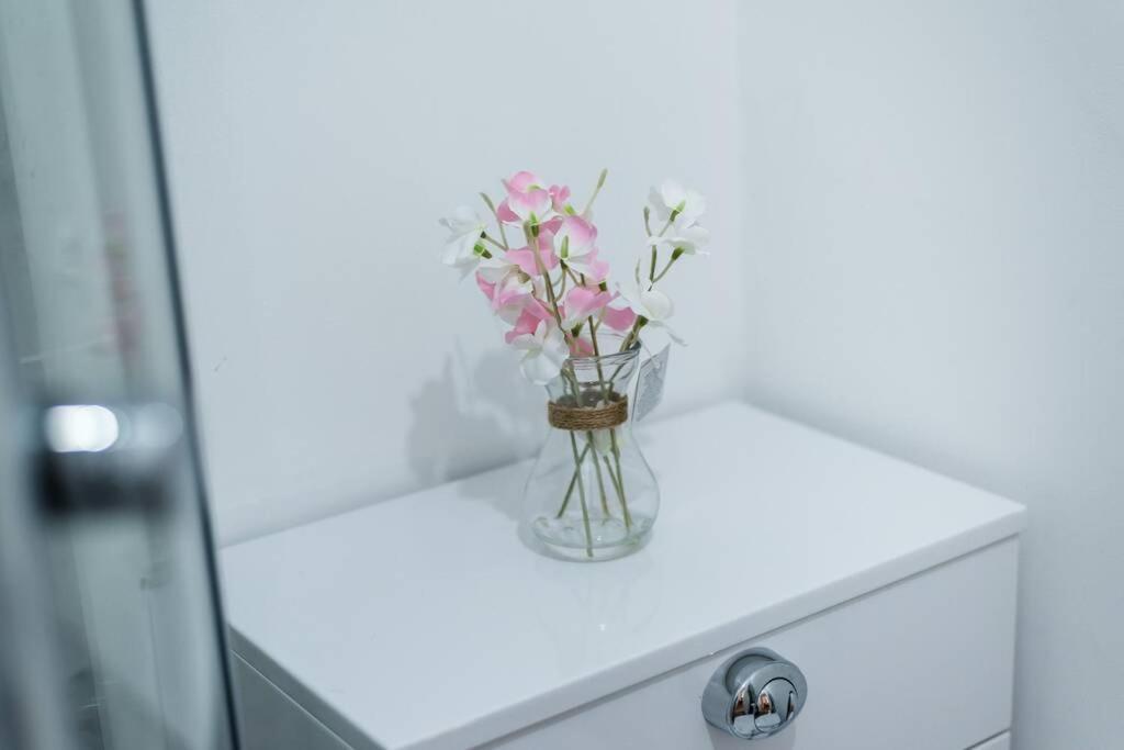Liverpool City Centre - Fabulous 3 En-Suite Bedrooms - Sleeps 10 People Exteriör bild